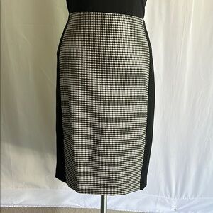 Classic Black and White Houndstooth Pencil Skirt